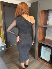TEK OMUZLU UZUN KOL TÜL ELBİSE