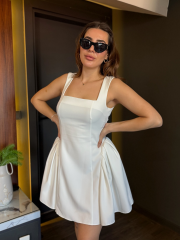 KARE YAKA SIRT BAĞLAMA DETAYLI KISA ELBİSE