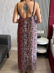 ÇİÇEK DESENLİ PİLİSELİ ELBİSE
