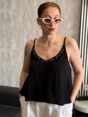 YAKASI TAHTA BONCUK DETAYLI BLUZ