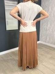 BEL DETAYLI PİLELİ UZUN ELBİSE